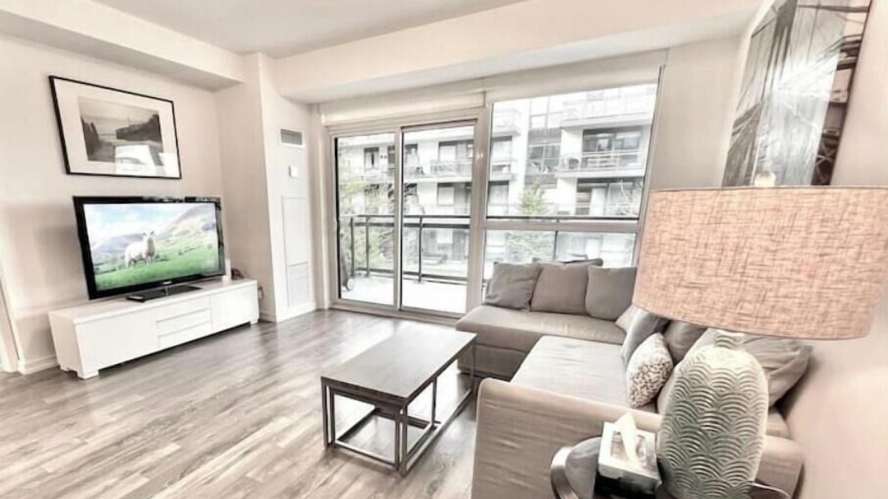 Photo of Livingroom in Big Bay Point