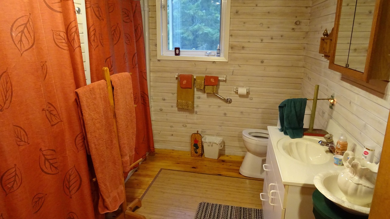 Photo of Bathroom in Manitoulin District