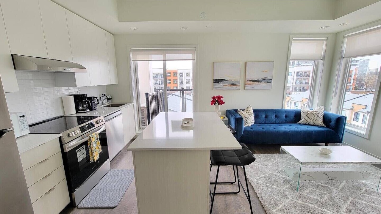 Photo of Kitchen in Brookhaven - Amesbury