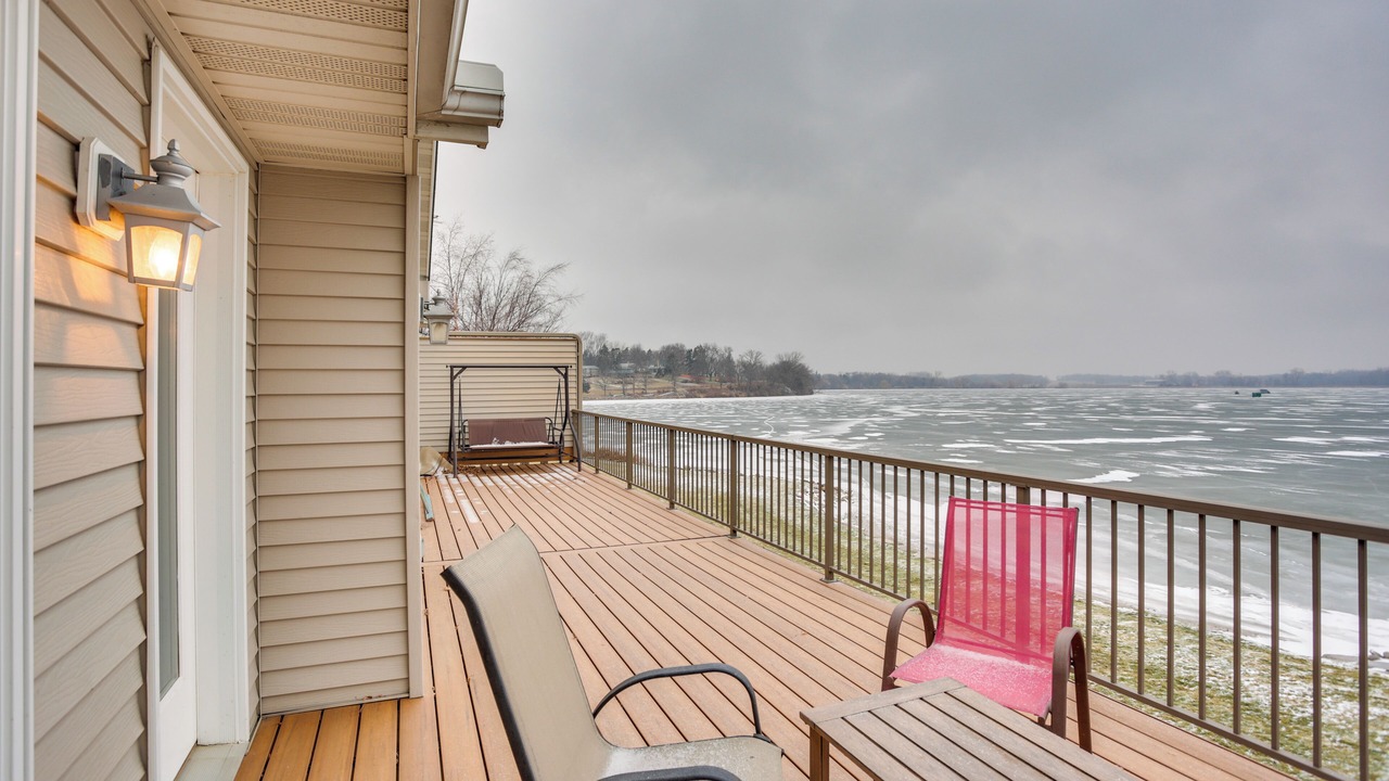 Photo of Patio Balcony in Howard Lake