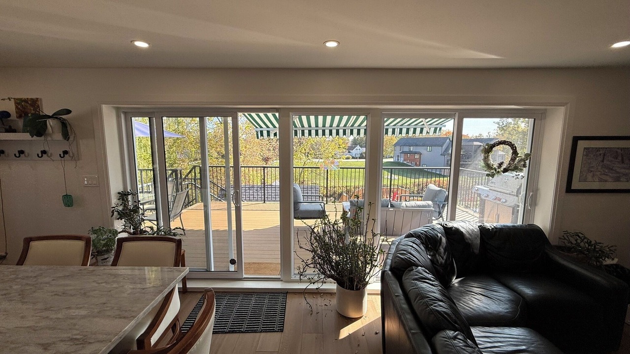 Photo of Livingroom in Grand Bend