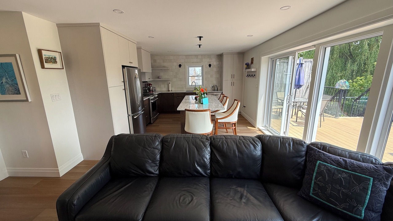 Photo of Livingroom in Grand Bend