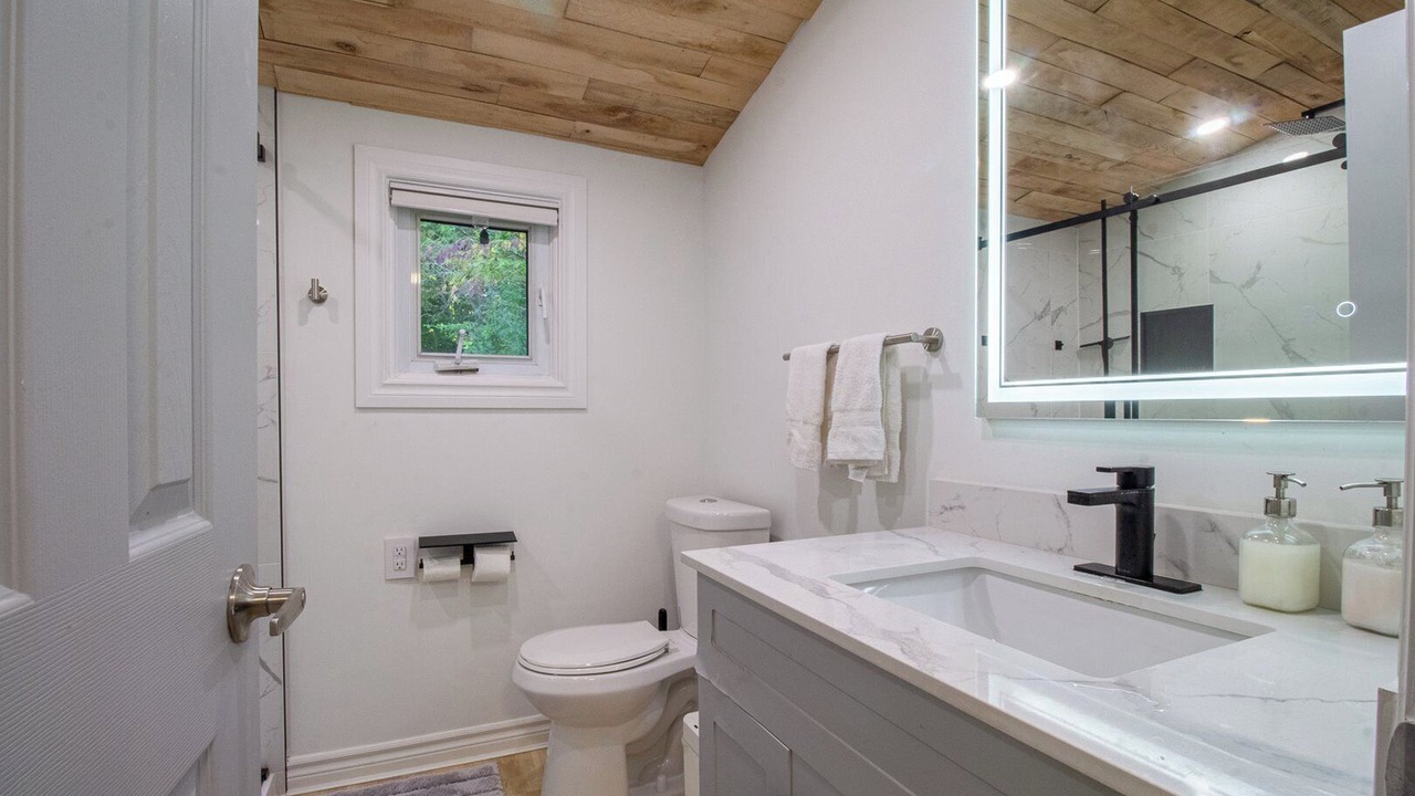 Photo of Bathroom in Scugog