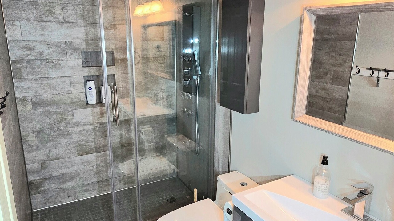 Photo of Bathroom in Grand Bend