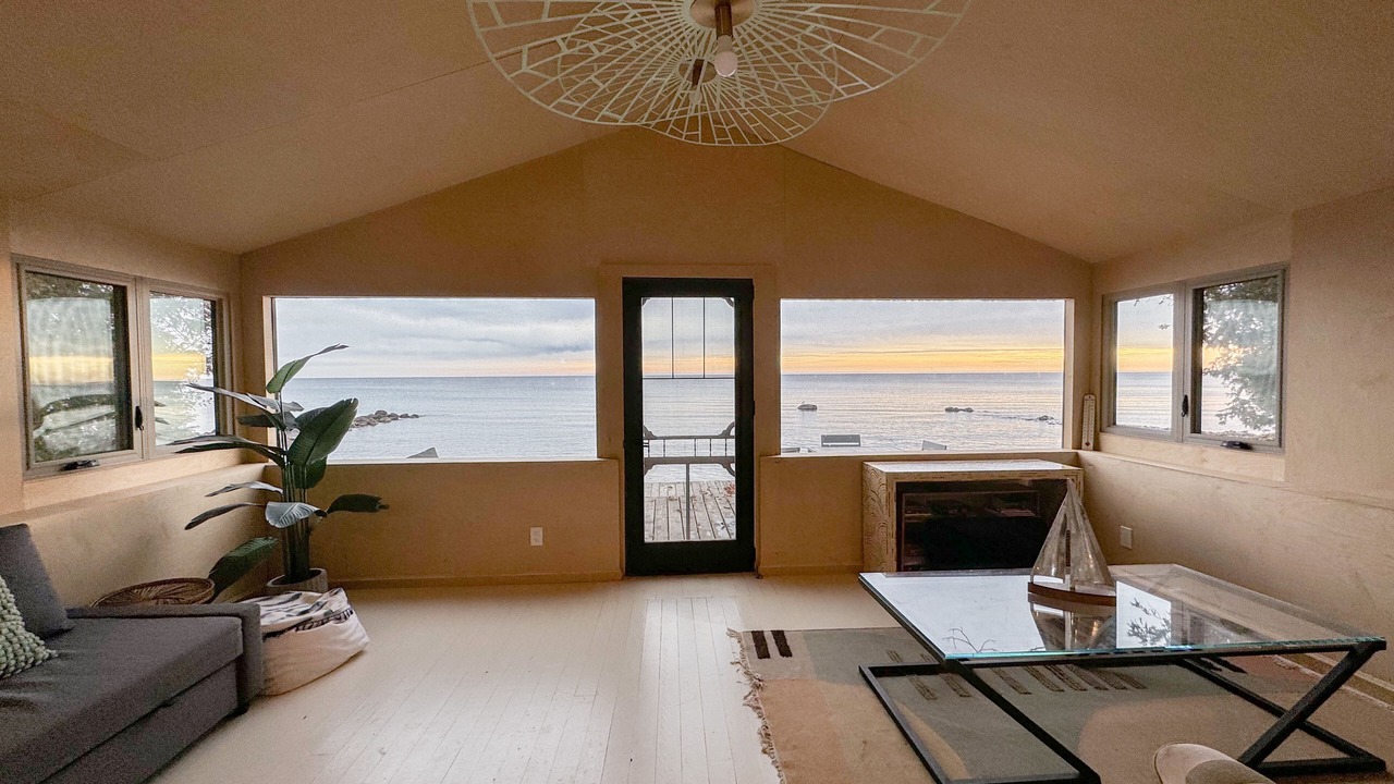 Photo of Livingroom in Meaford