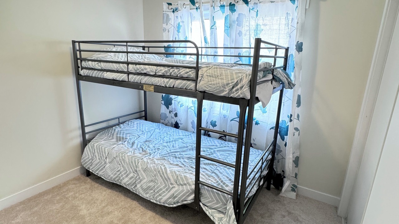 Photo of Bedroom in Port Colborne