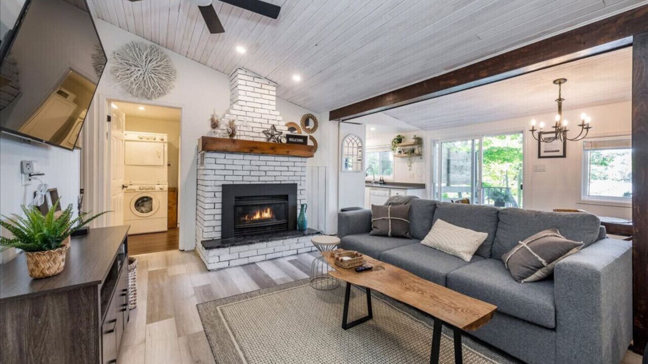 Photo of Livingroom in Tiny