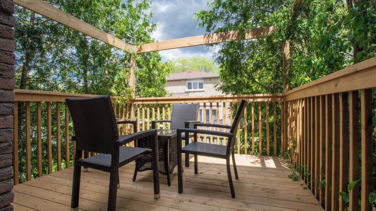 Photo of Outdoor in Thornhill
