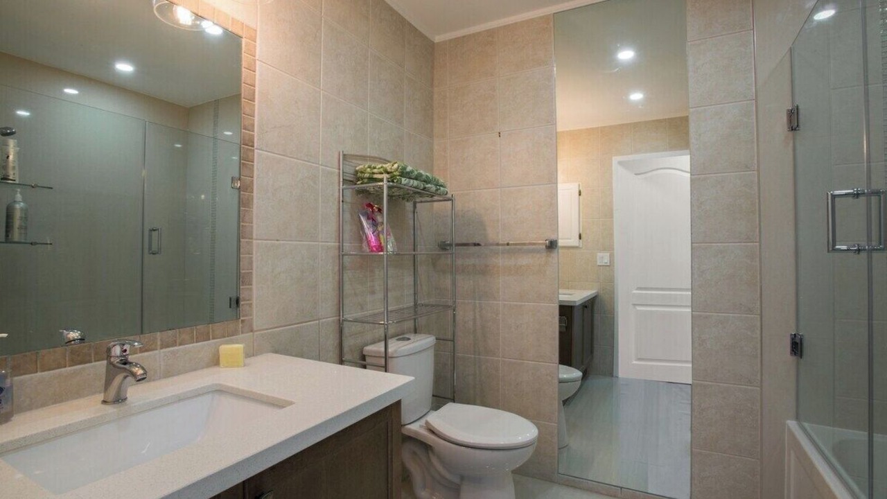 Photo of Bathroom in Thornhill