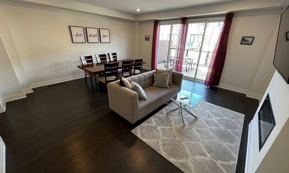 Photo of Livingroom in Newmarket