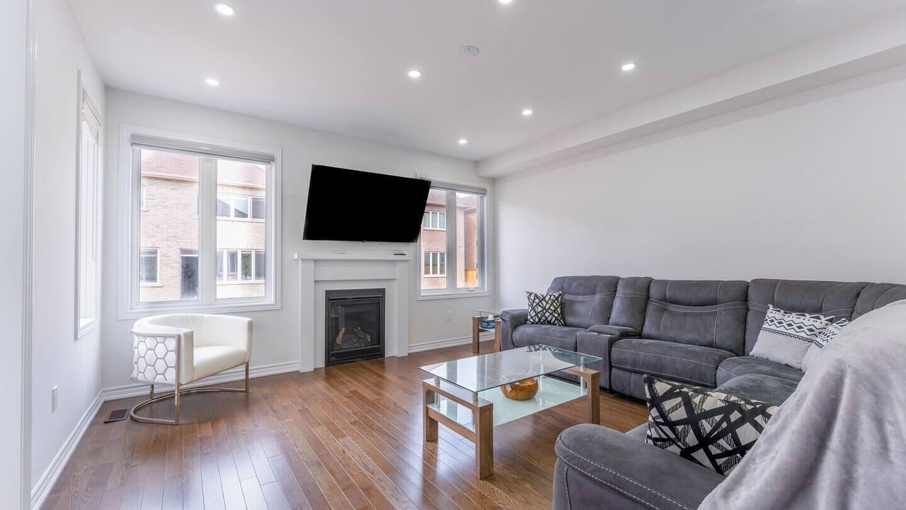Photo of Livingroom in Caledon
