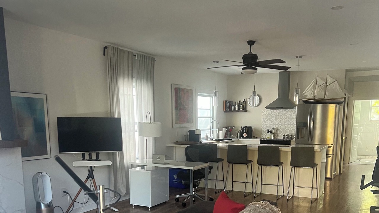 Photo of Livingroom in Old East York
