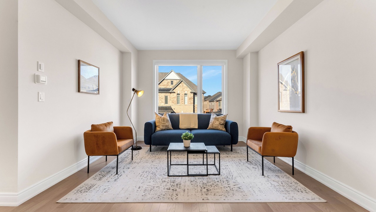 Photo of Livingroom in Oakville