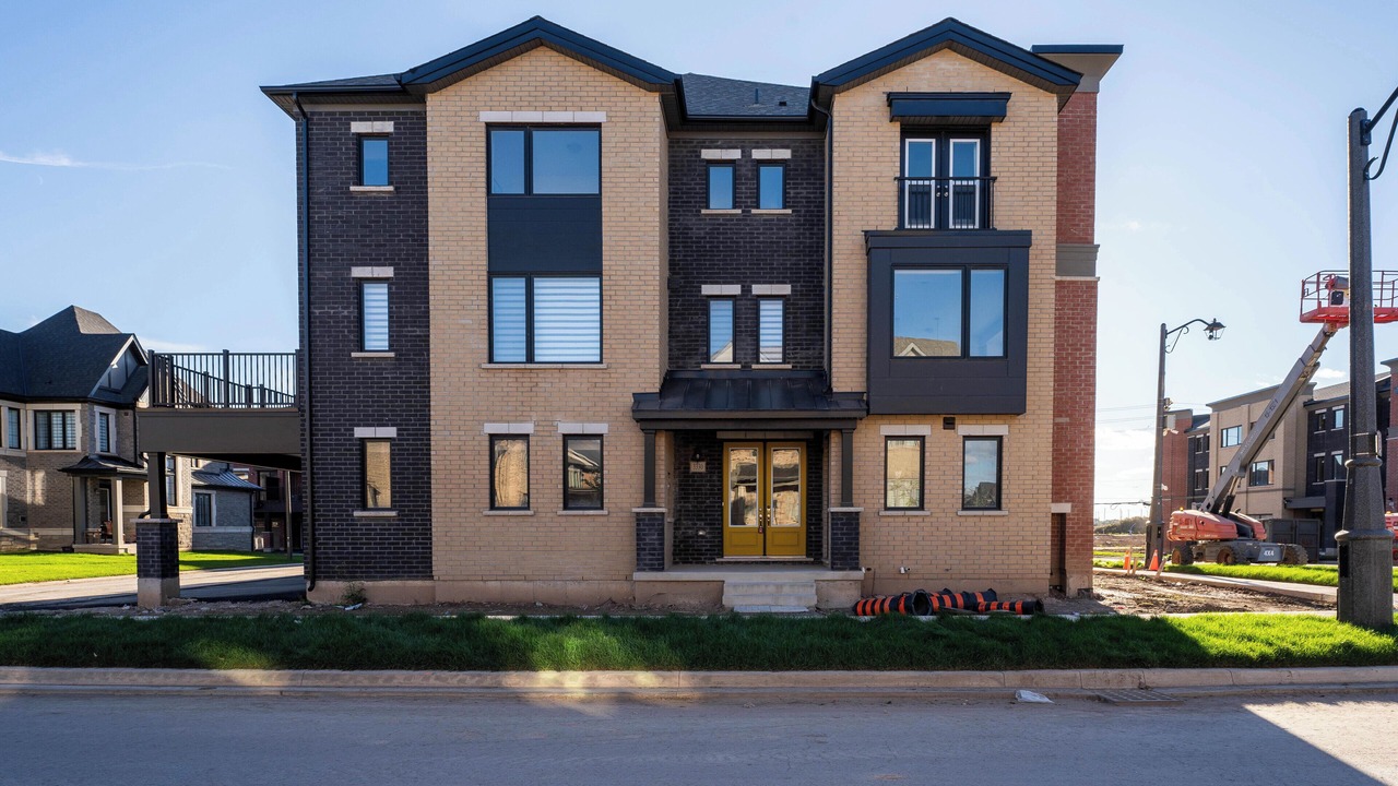 Photo of Outdoor in Oakville
