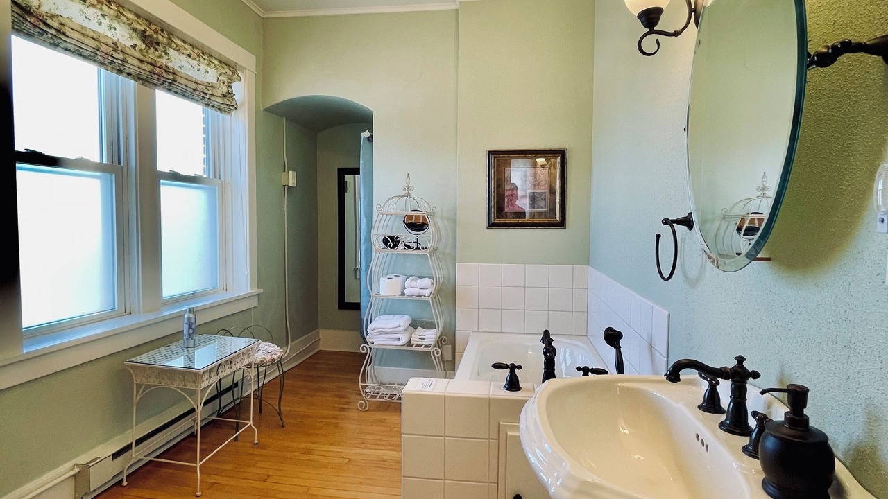 Photo of Bathroom in Redwood Falls
