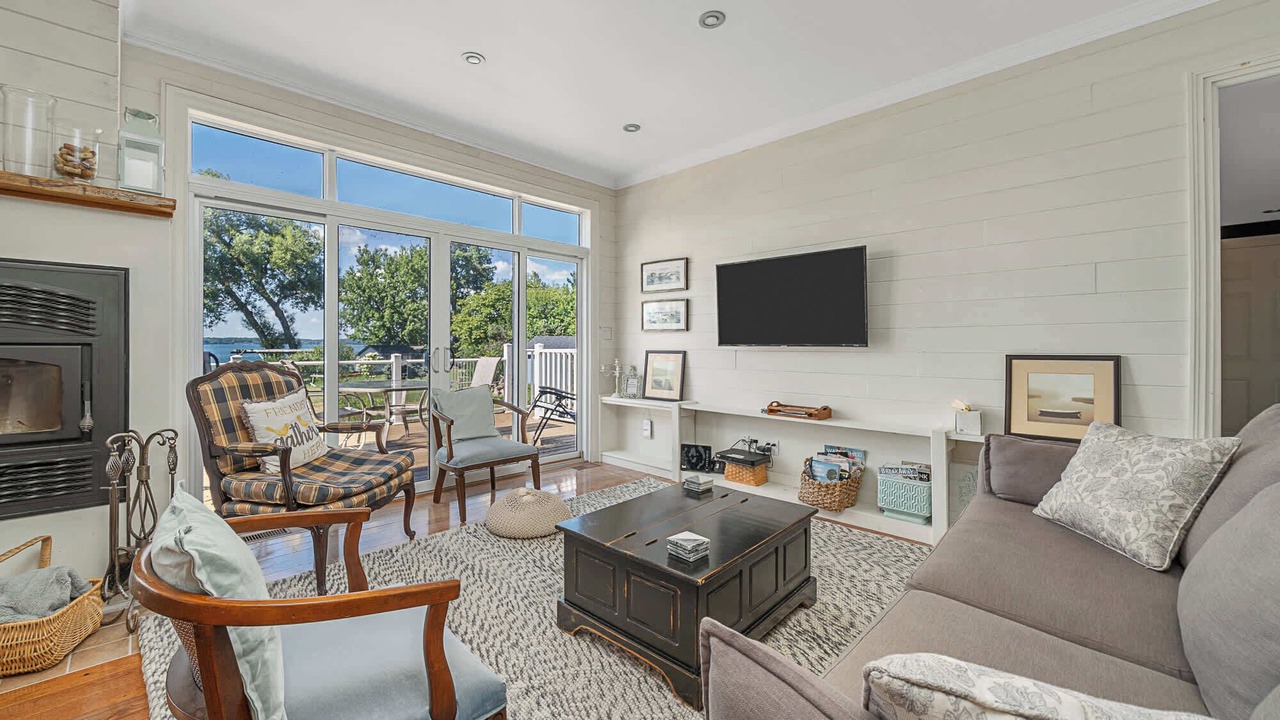 Photo of Livingroom in Milford