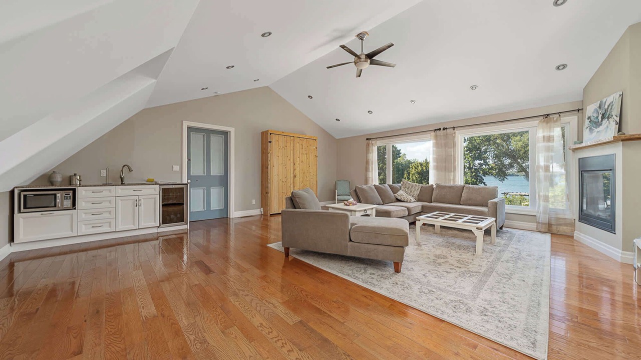 Photo of Livingroom in Milford