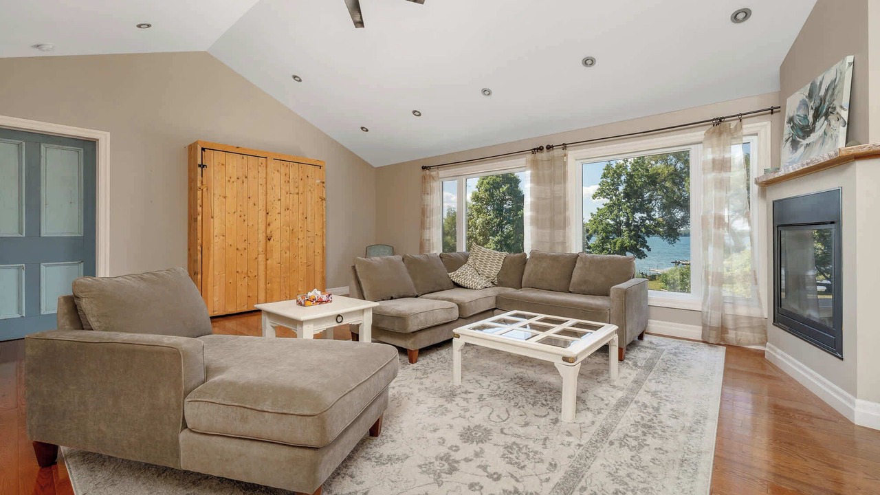 Photo of Livingroom in Milford