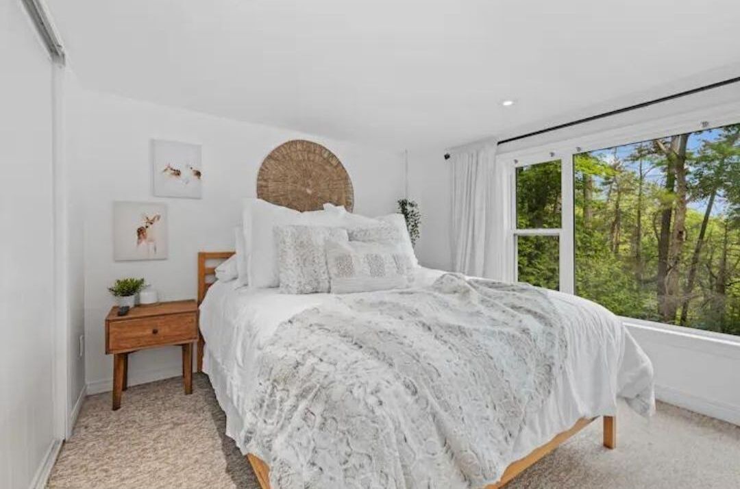 Photo of Bedroom in Muskoka Lakes