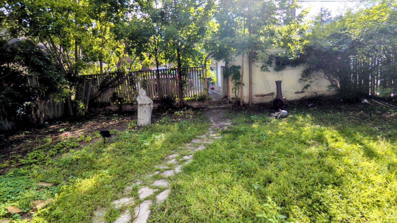 Photo of Outdoor in Uptown