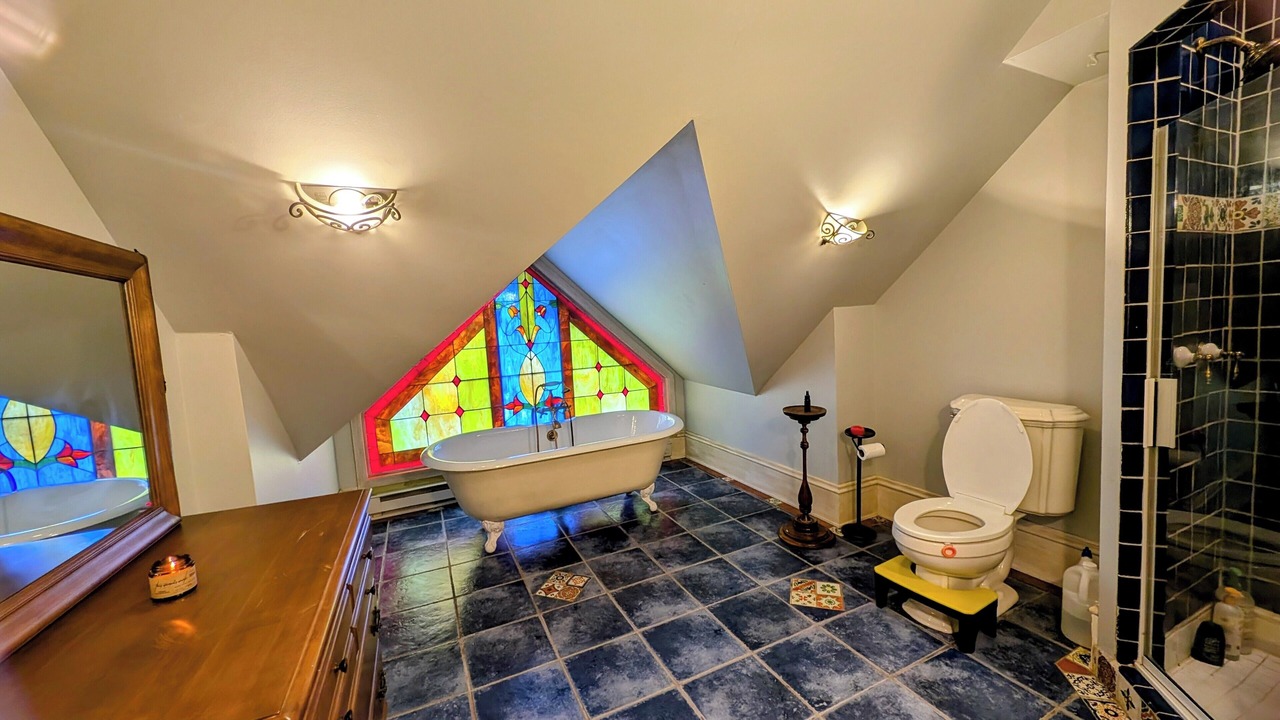 Photo of Bathroom in Uptown