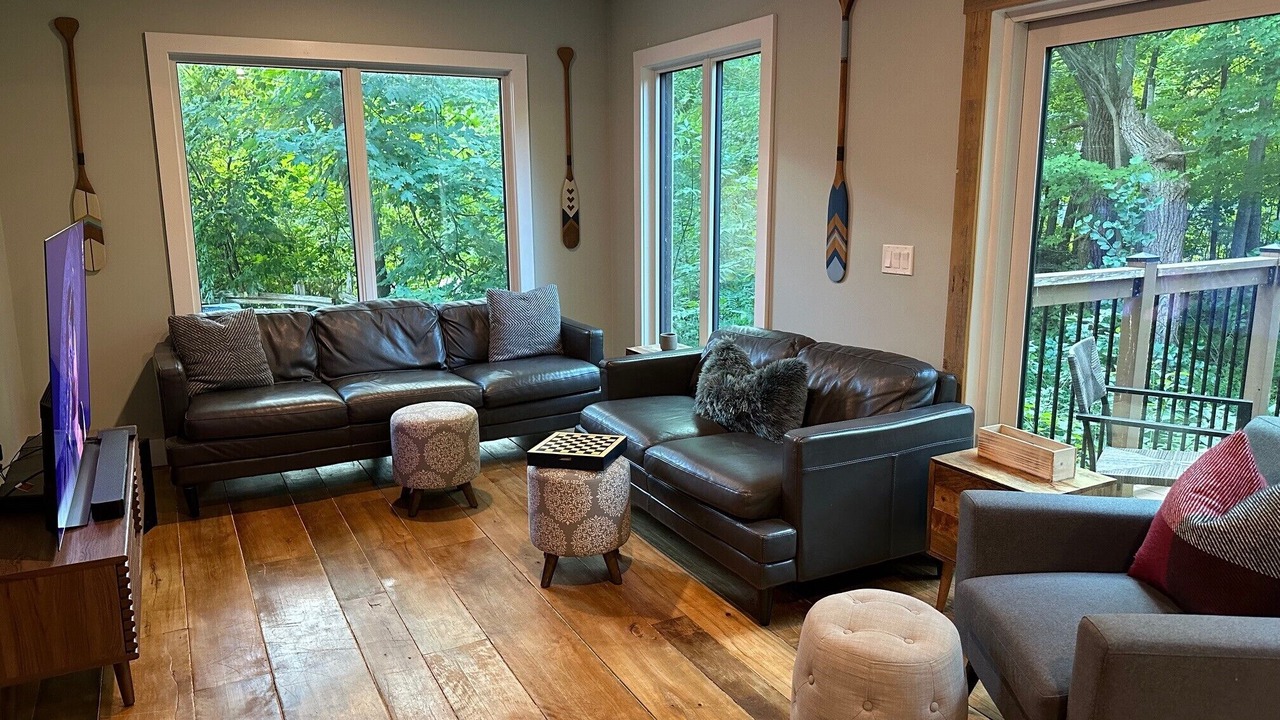 Photo of Livingroom in Alton