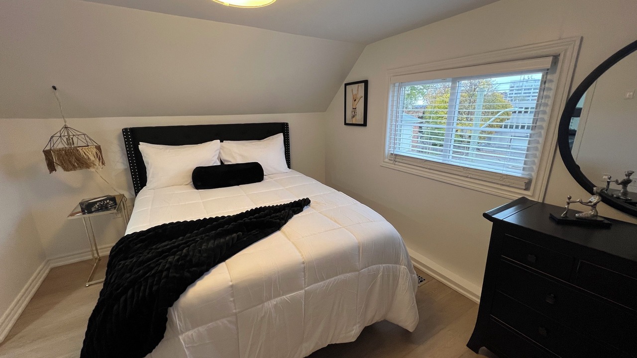 Photo of Bedroom in Downtown