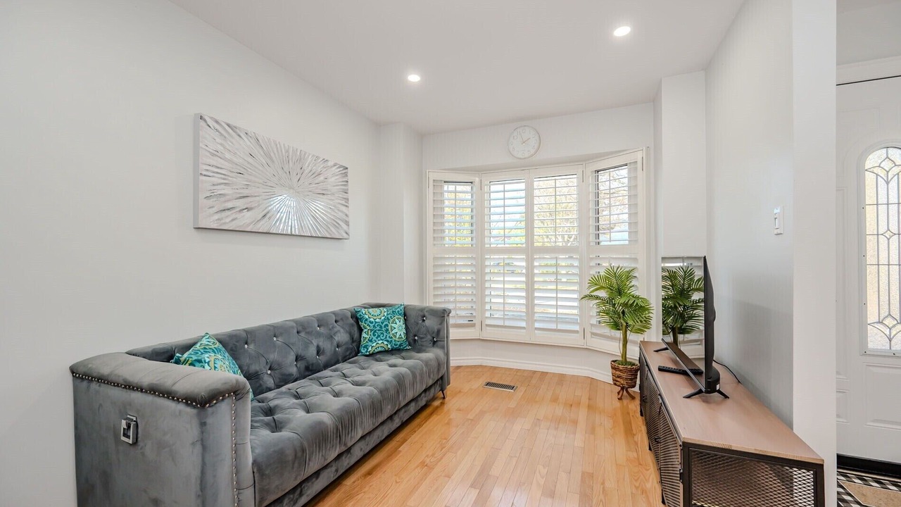 Photo of Livingroom in Mississauga
