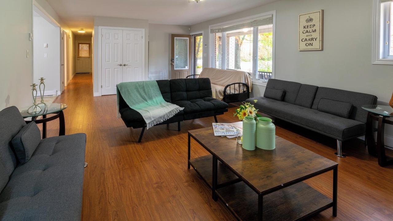 Photo of Livingroom in Kettle Point 44