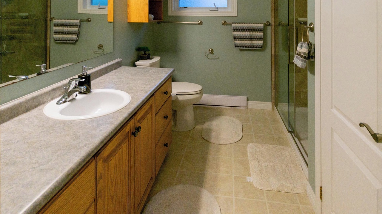 Photo of Bathroom in Kettle Point 44