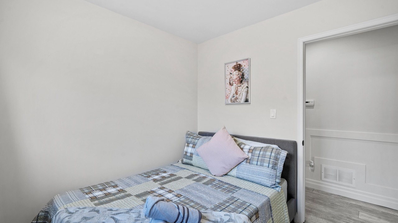 Photo of Bedroom in Bowmanville