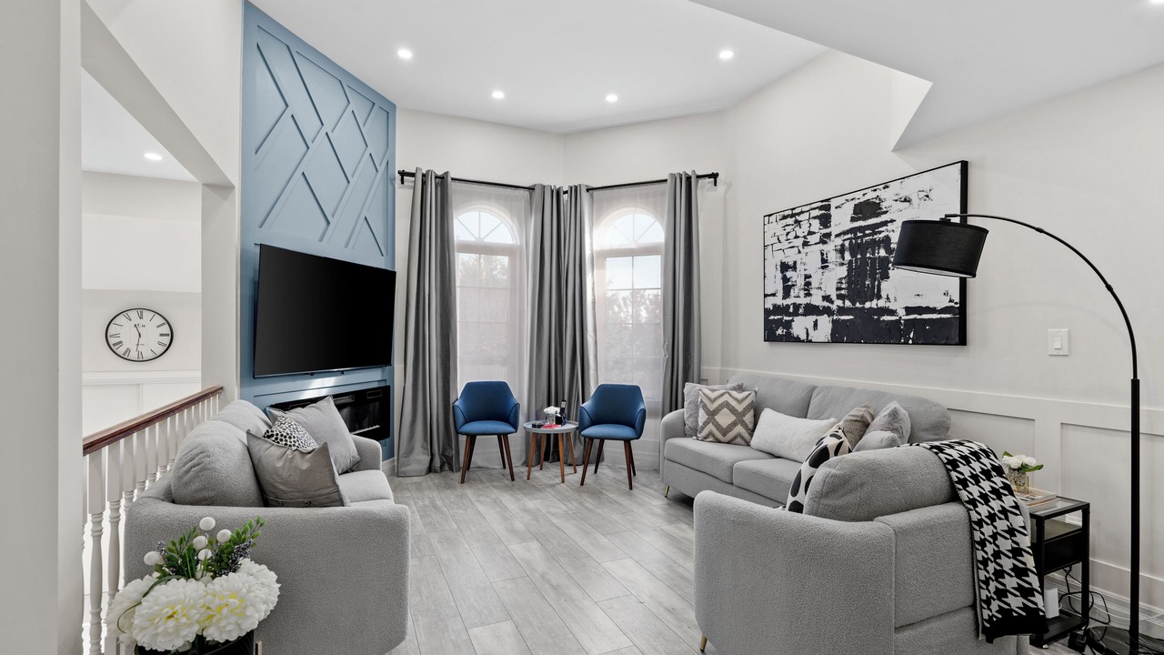 Photo of Livingroom in Bowmanville