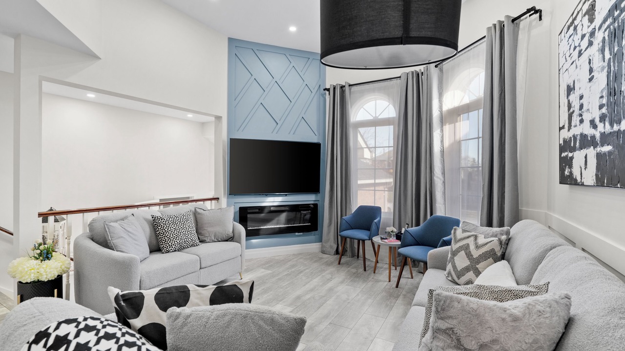 Photo of Livingroom in Bowmanville