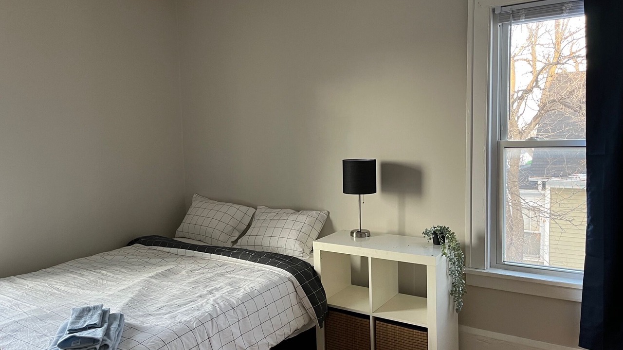 Photo of Bedroom in Summit - University
