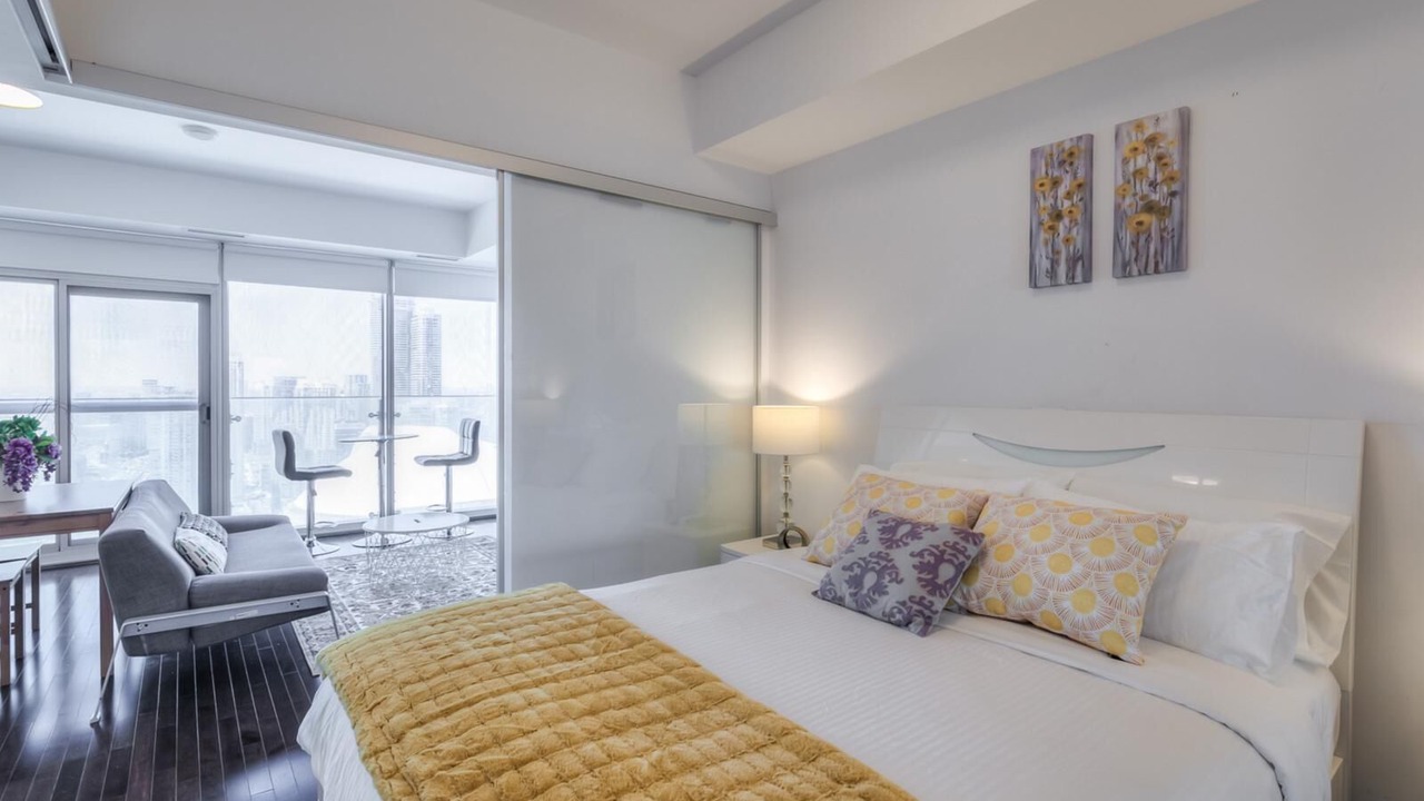 Photo of Bedroom in Toronto Entertainment District