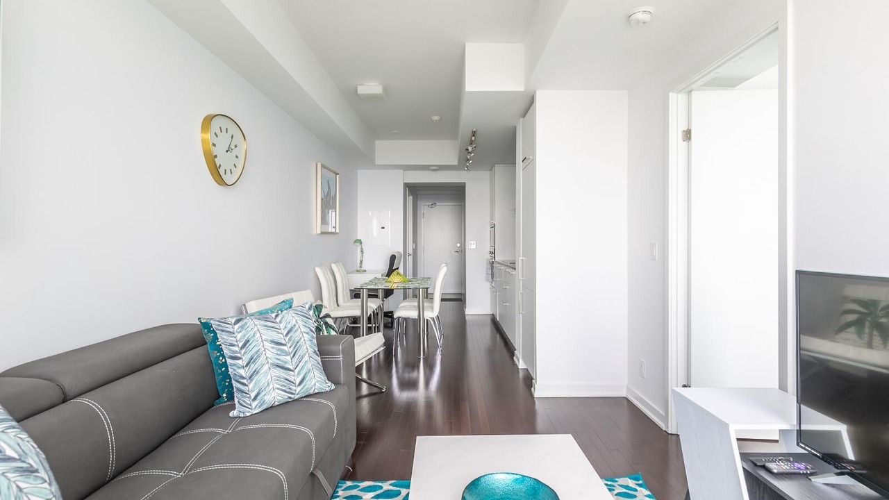 Photo of Livingroom in Toronto Entertainment District