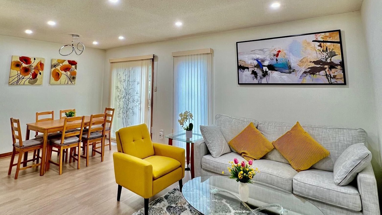 Photo of Livingroom in Thorold