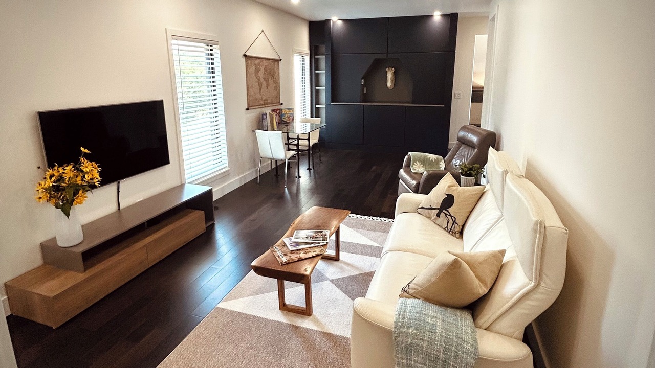 Photo of Livingroom in Hamilton Township