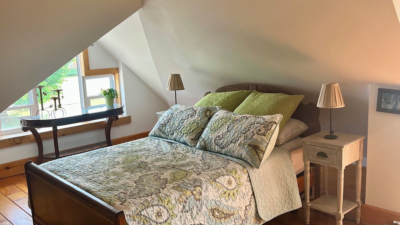 Photo of Bedroom in Port Colborne