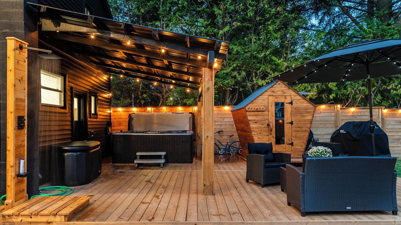 Photo of Patio Balcony in Victoria Harbour