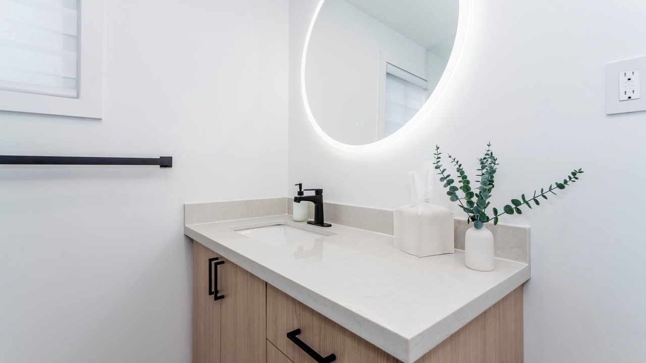 Photo of Bathroom in Victoria Harbour