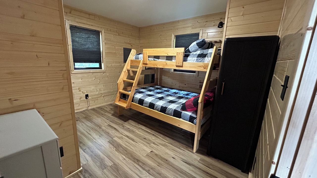 Photo of Bedroom in Longville