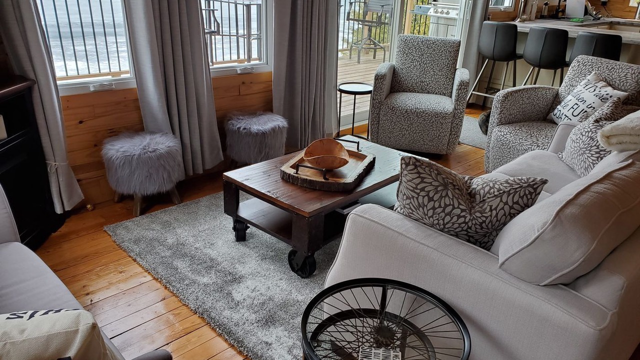 Photo of Livingroom in Deer Bay