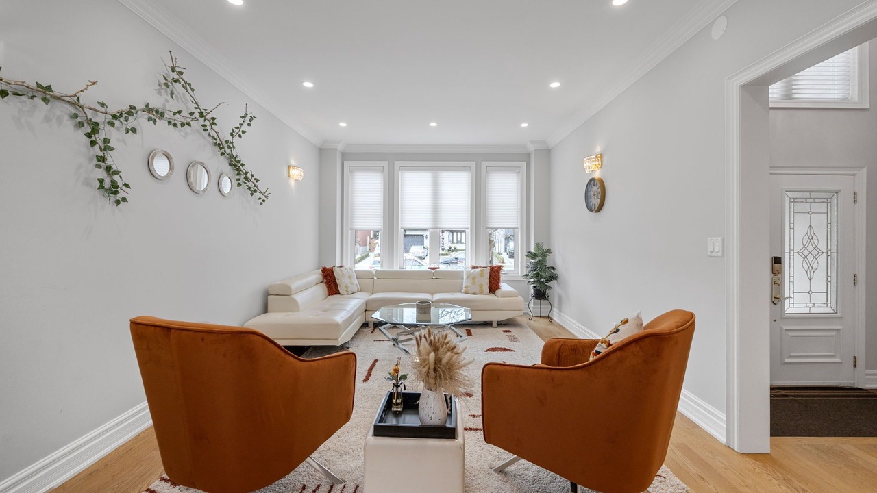 Photo of Livingroom in Fairview