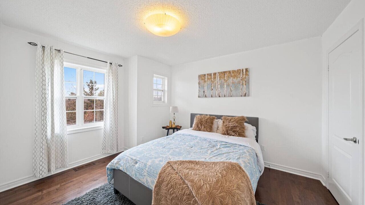 Photo of Bedroom in Richmond Hill
