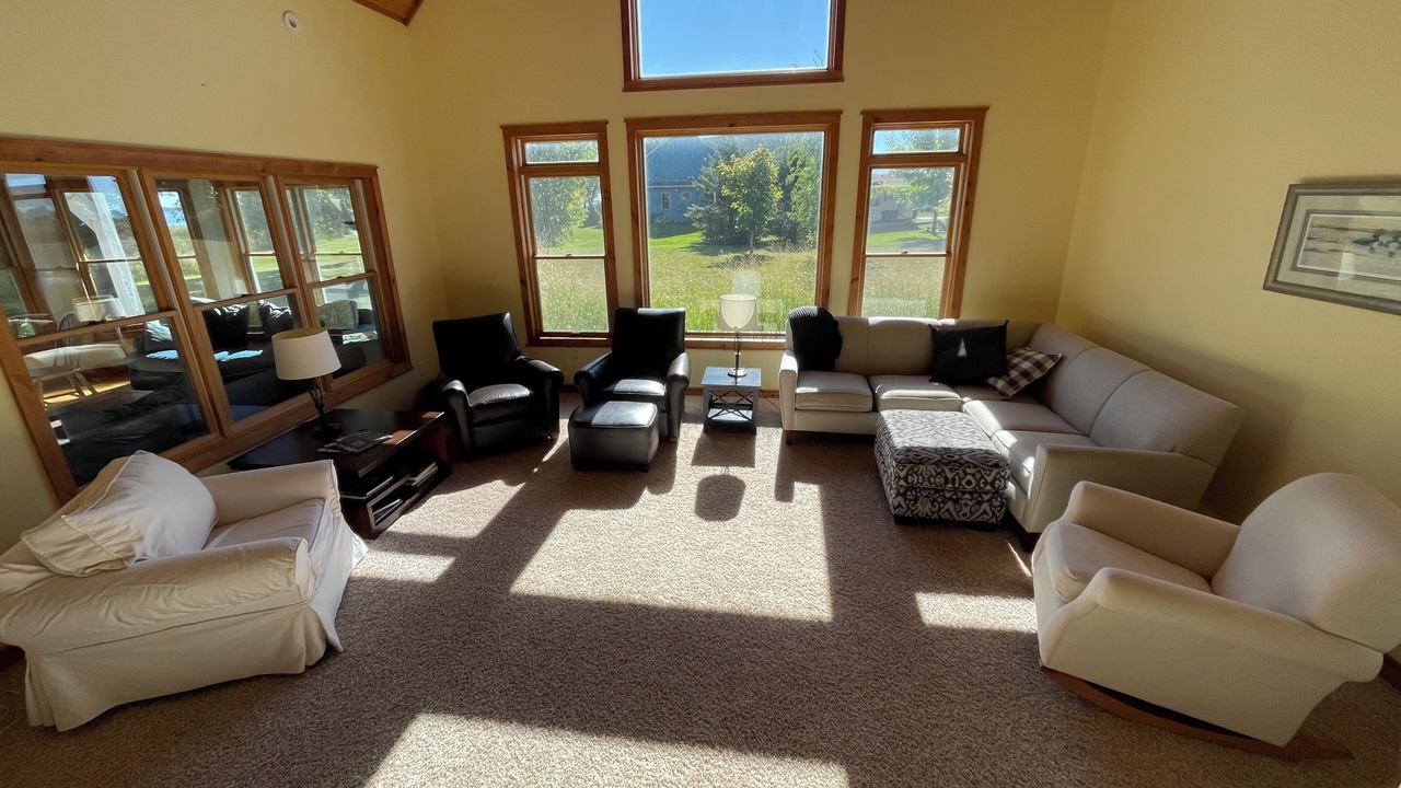 Photo of Livingroom in Lowry