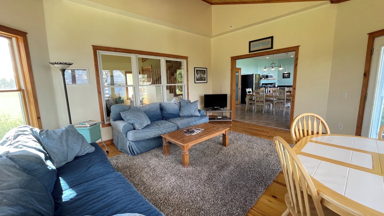 Photo of Livingroom in Lowry