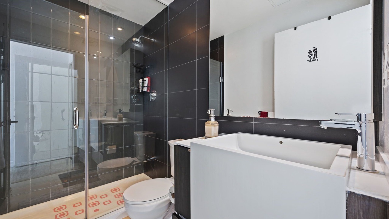 Photo of Bathroom in Bathurst Quay