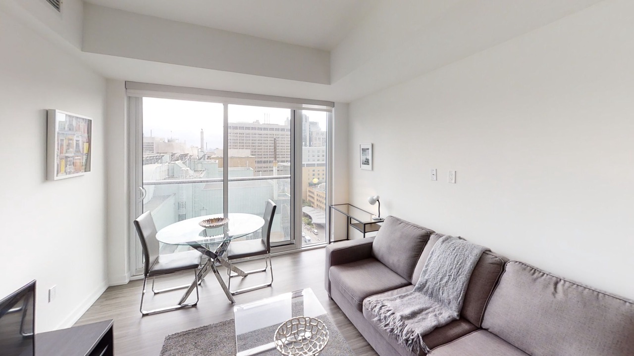 Photo of Livingroom in Bay Street Corridor