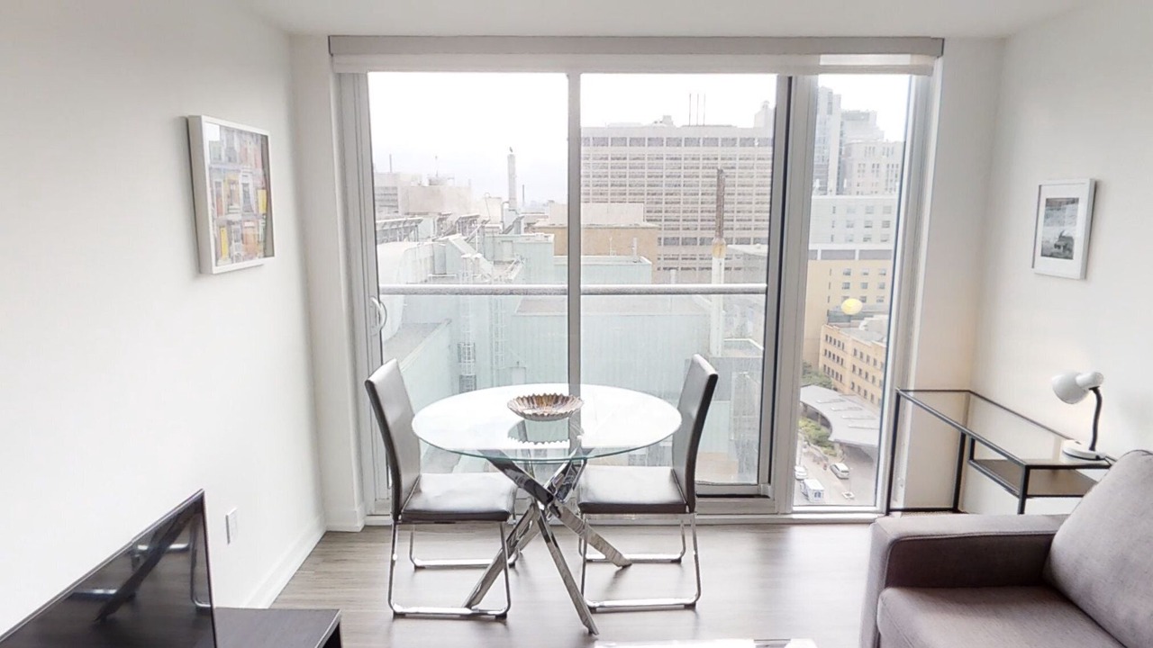 Photo of Livingroom in Bay Street Corridor